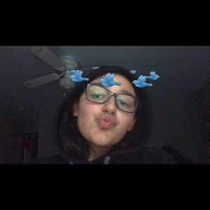 Meet your Posher, Laurena